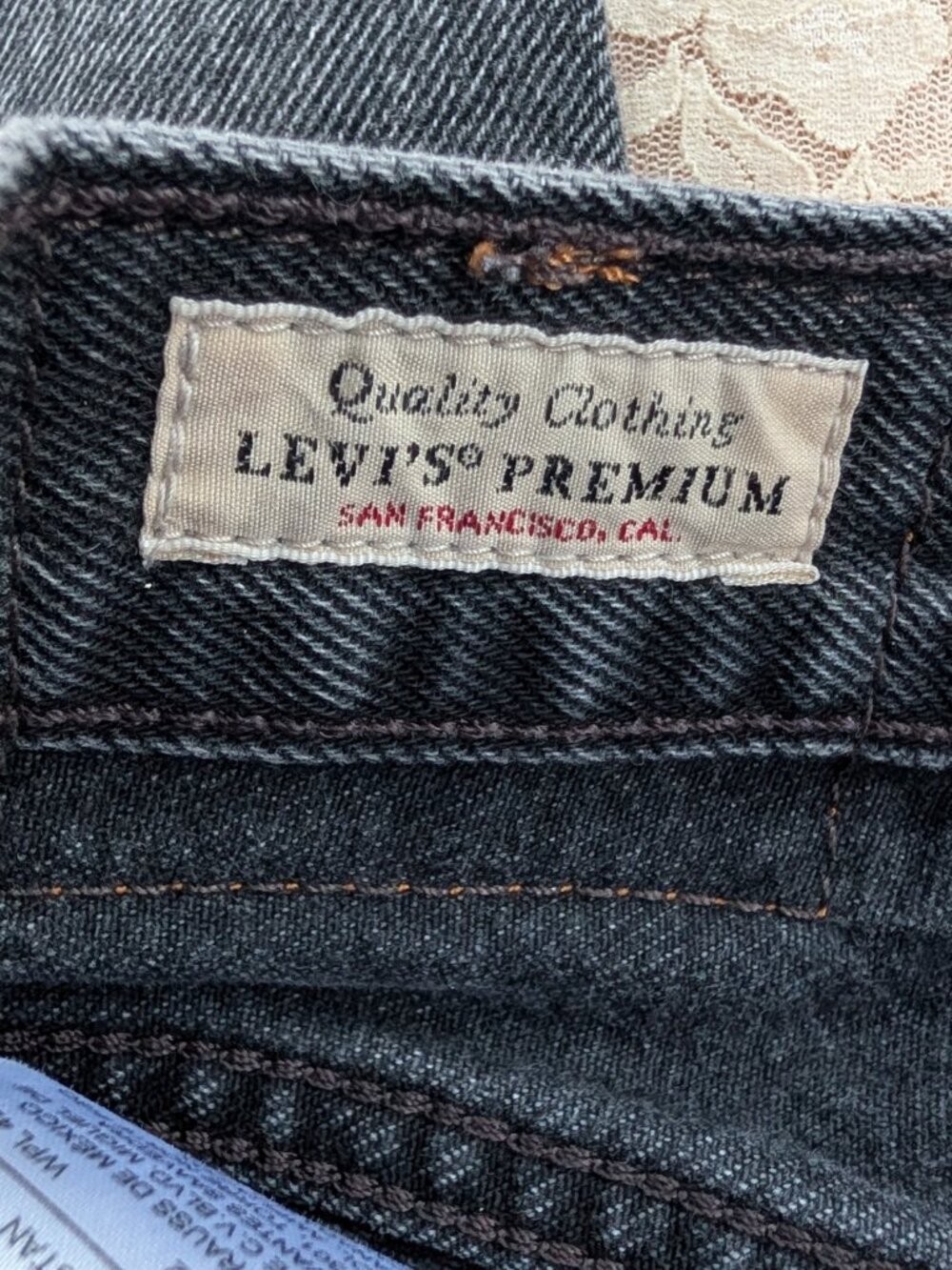 Levi's women's baggy dad jeans 100 cotton faded black size 27 VGUC - Picture 11 of 14